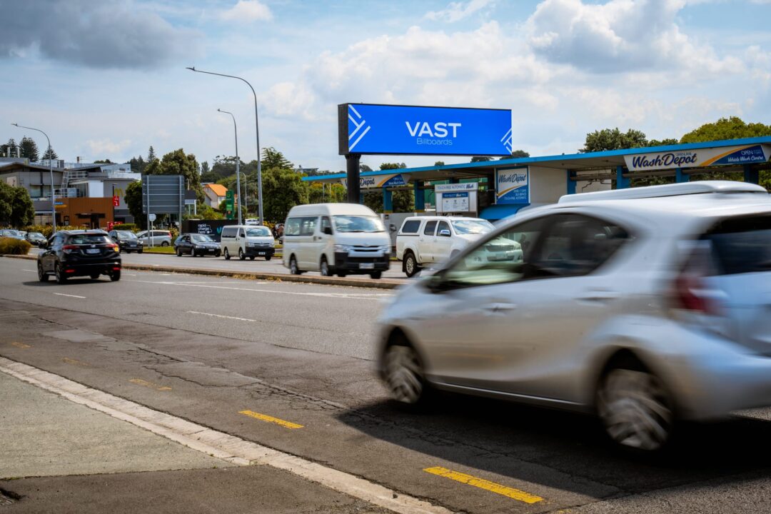 vast_billboards_greenlane_east_inbound_1