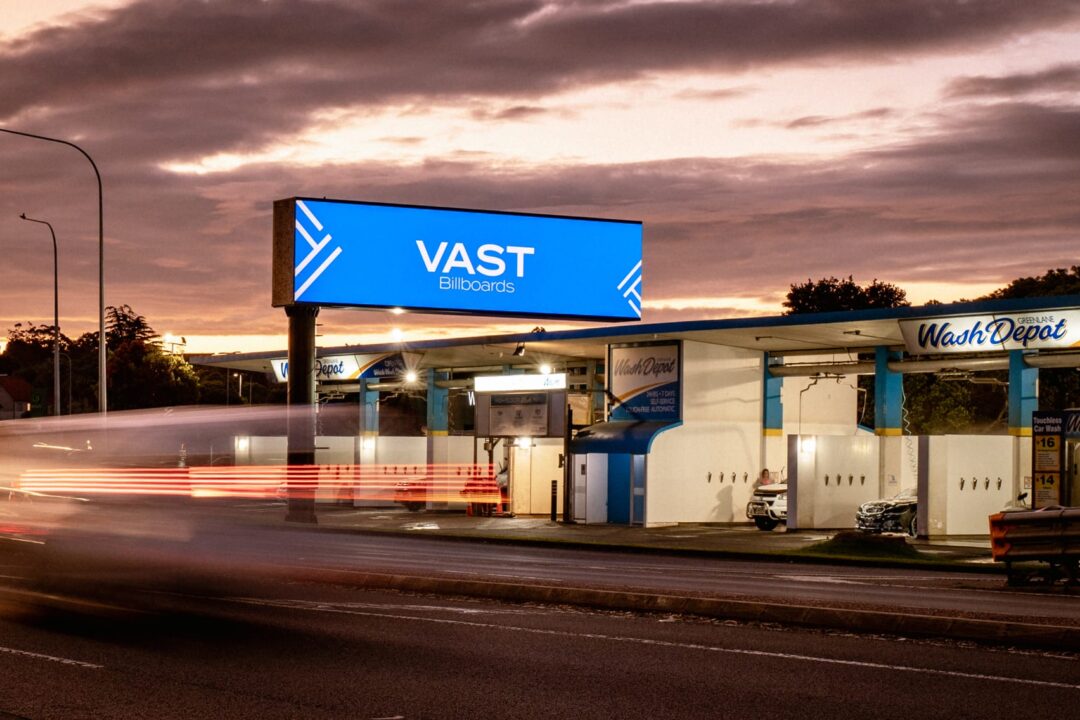 vast_billboards_greenlane_east_inbound_14