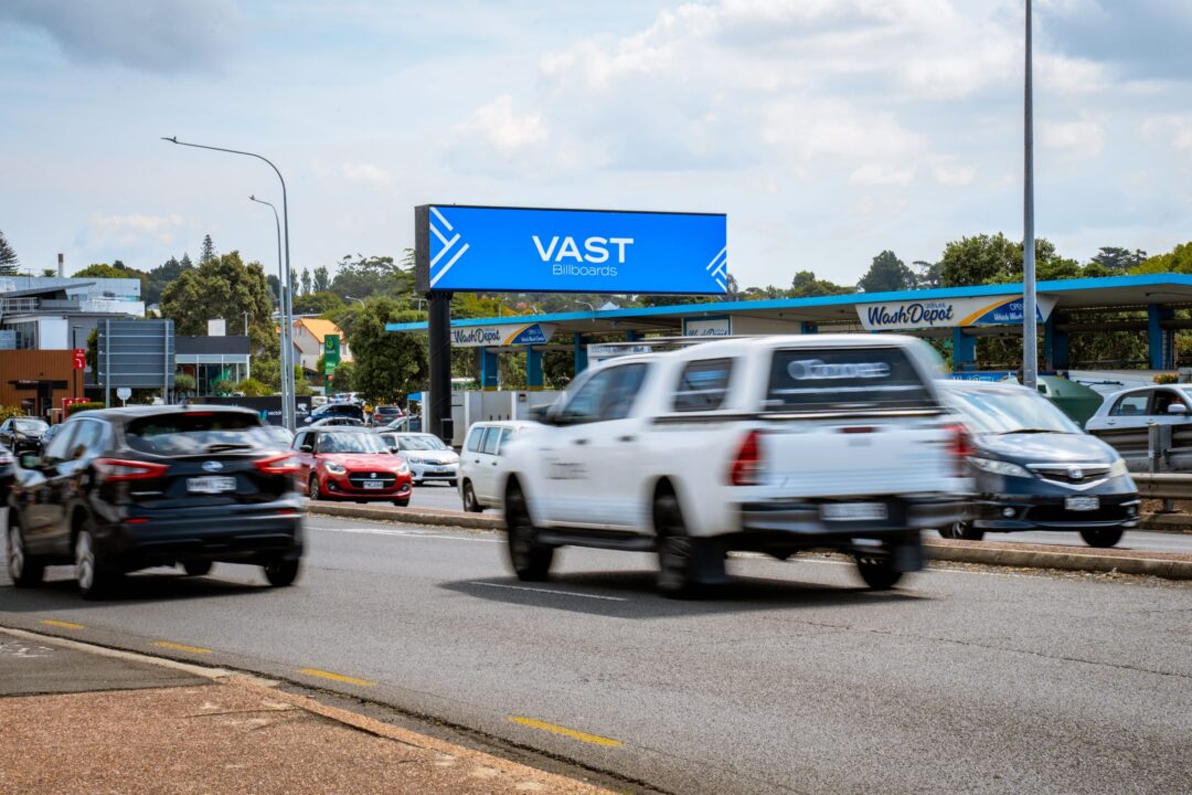 vast_billboards_greenlane_east_inbound_3