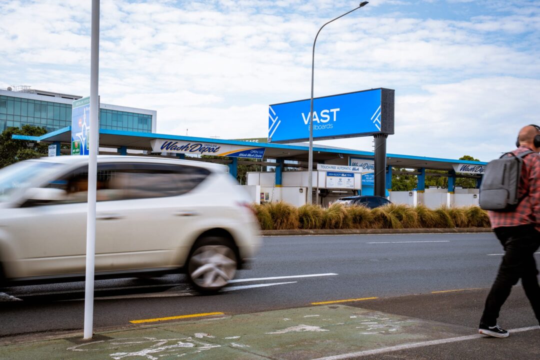 vast_billboards_greenlane_east_outbound_1