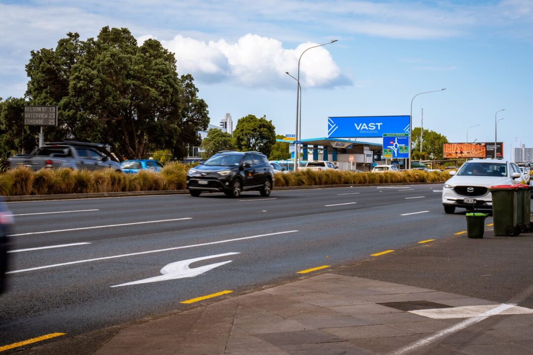 vast_billboards_greenlane_east_outbound_2